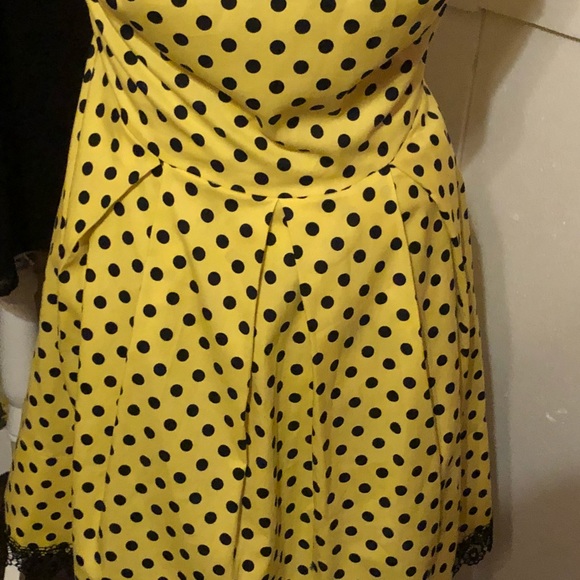 Vintage inspired boutique dress. Yellow & Black - Picture 2 of 4